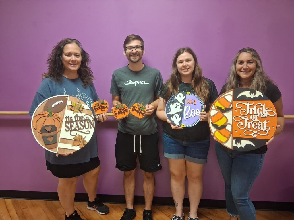 Happily Ever Farmhouse Paint Night Group shot 12